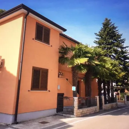 Apartman Amy 50M From The Beach Novigrad Istria Buitenkant foto