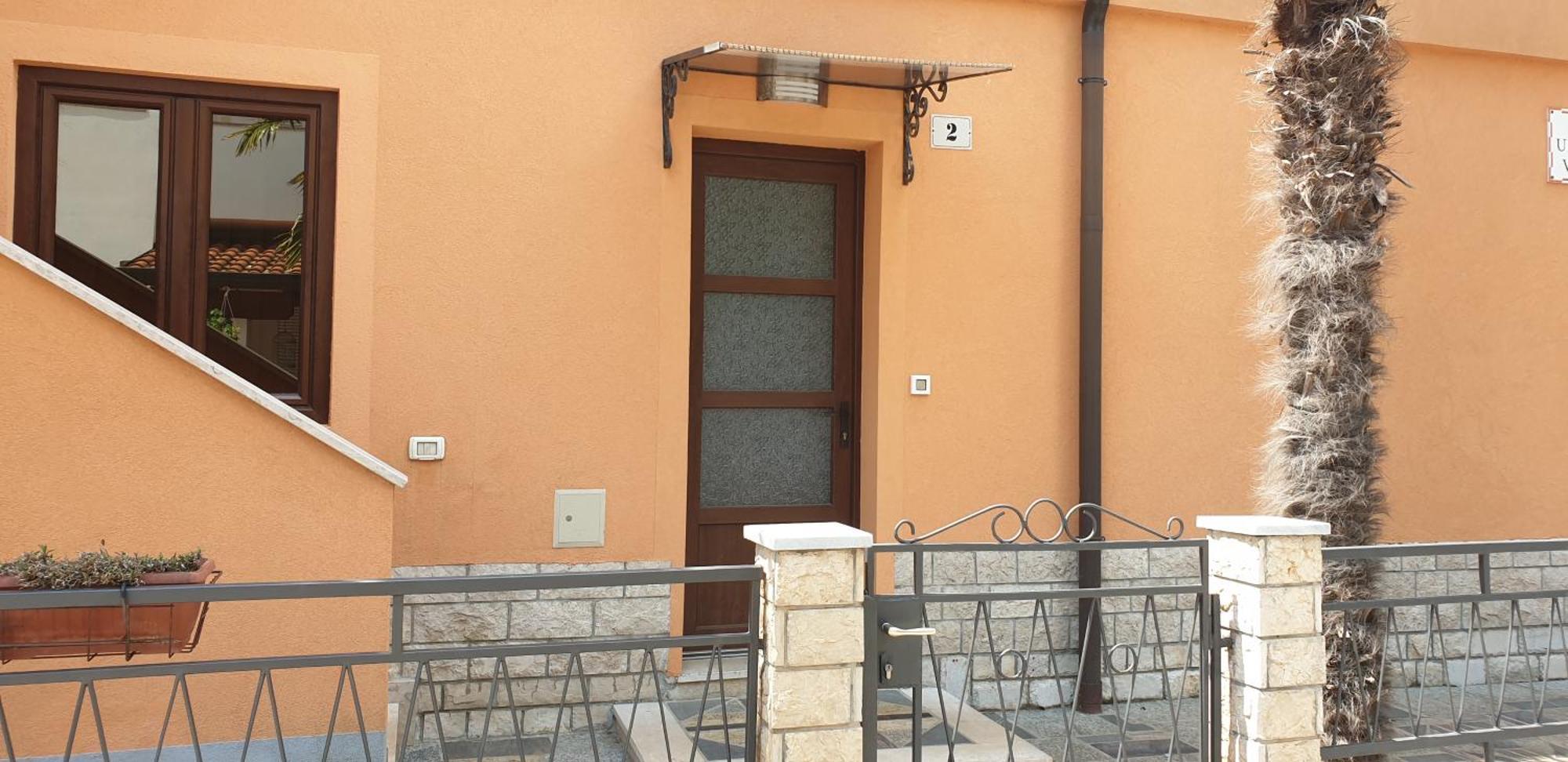 Amy 50m From The Apartment Novigrad Istria
